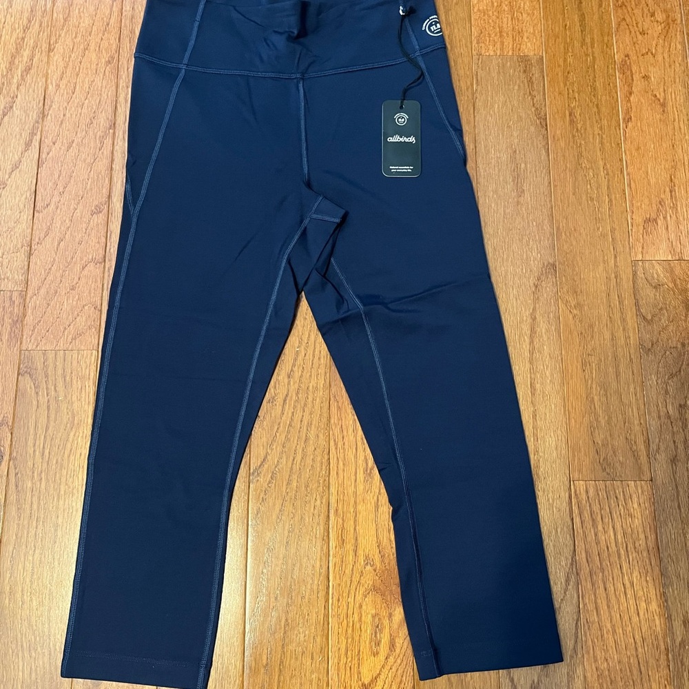 Allbirds Women Capri Leggings in Deep Blue